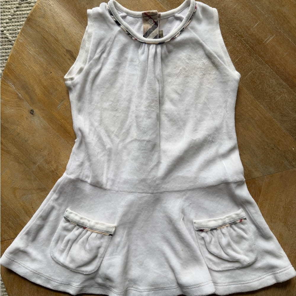 Burberry White Sleeveless Dress with Pockets